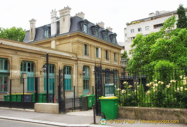 Entrance to the Jardin de la Gare Reuilly
